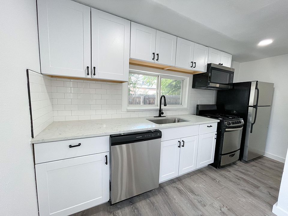 1st image of 342 S Lincoln St APT 2
