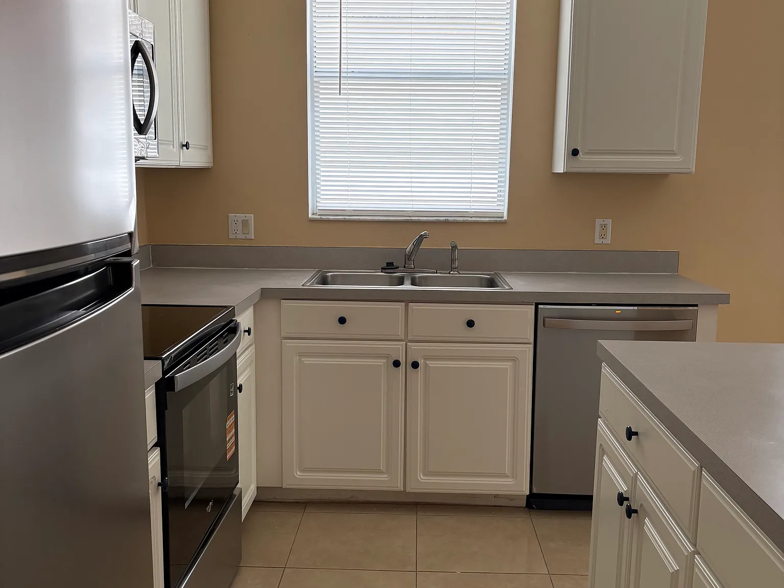 906 Glen Abbey Circle — Photo 4