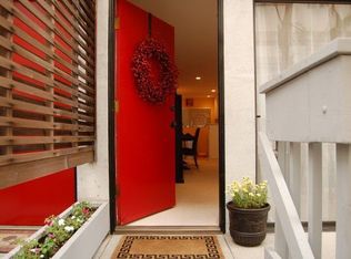 11650 Mayfield Ave APT 4, Los Angeles, CA 90049