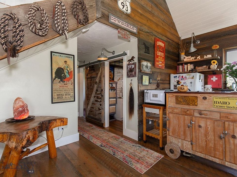 61st image of this home