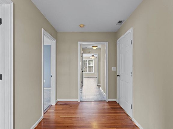 3rd image of 957 Ellery Dr #957ELLERYDRIVE