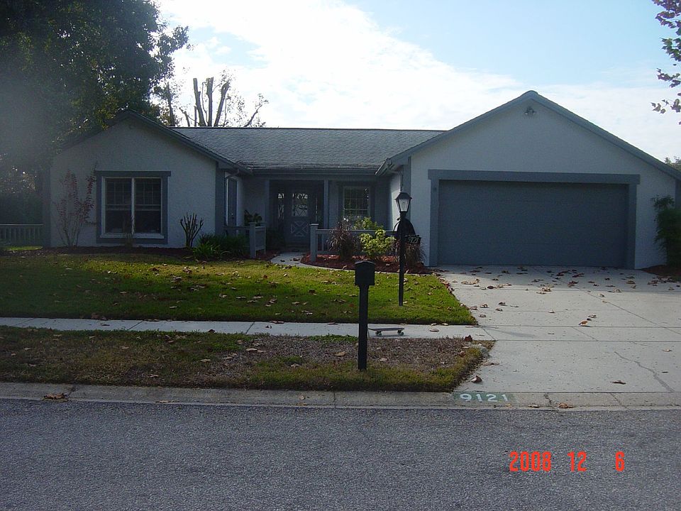 Beautiful 3/2 in desirable PebbleCreek Golf Community