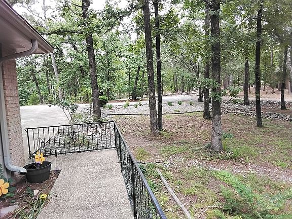4th image of 12 Indiana Cir