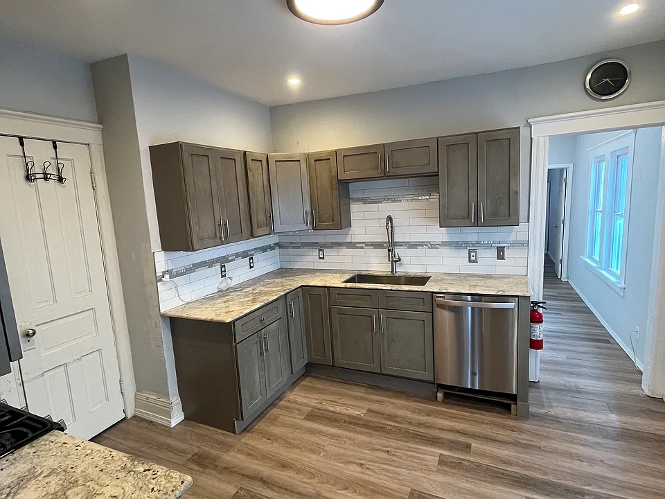 38 Main St #2