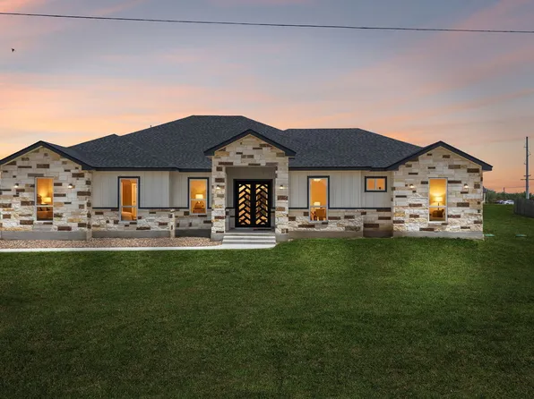 109 Summer Meadow Dr, La Vernia, TX 78121