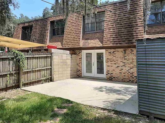 4th image of 2703 E Desoto St
