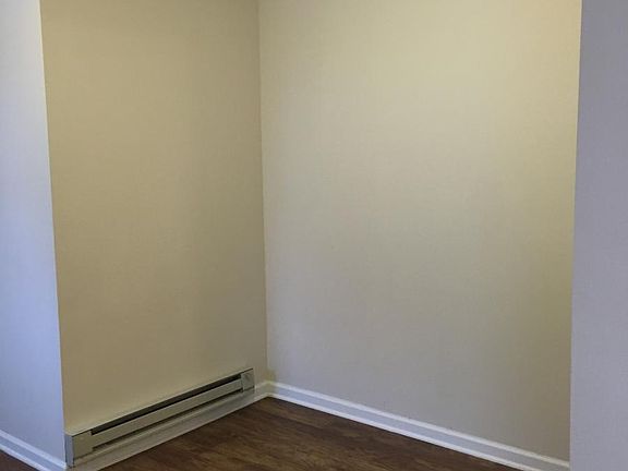 2nd image of 3712 Linden Ave #2