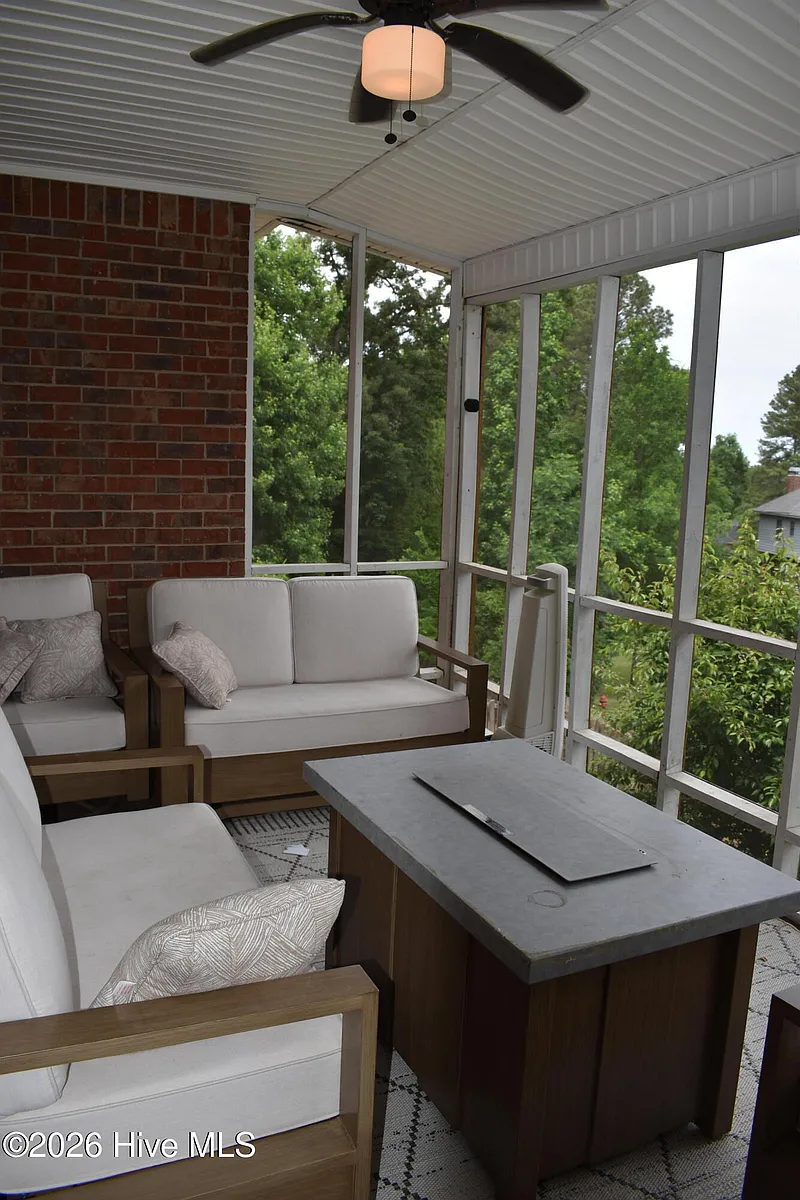 Building Photo - 269 Foxfire Ct