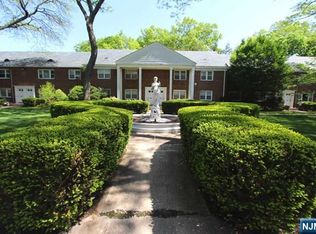 151 E Palisade Ave APT C2, Englewood, NJ 07631