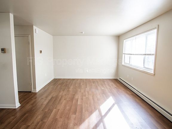 3rd image of 127 Upper Airbase Ln #2