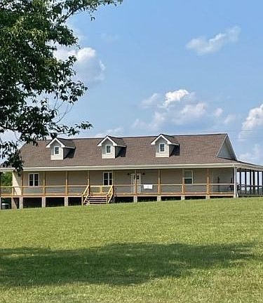4th image of 672 Deerwood Dr