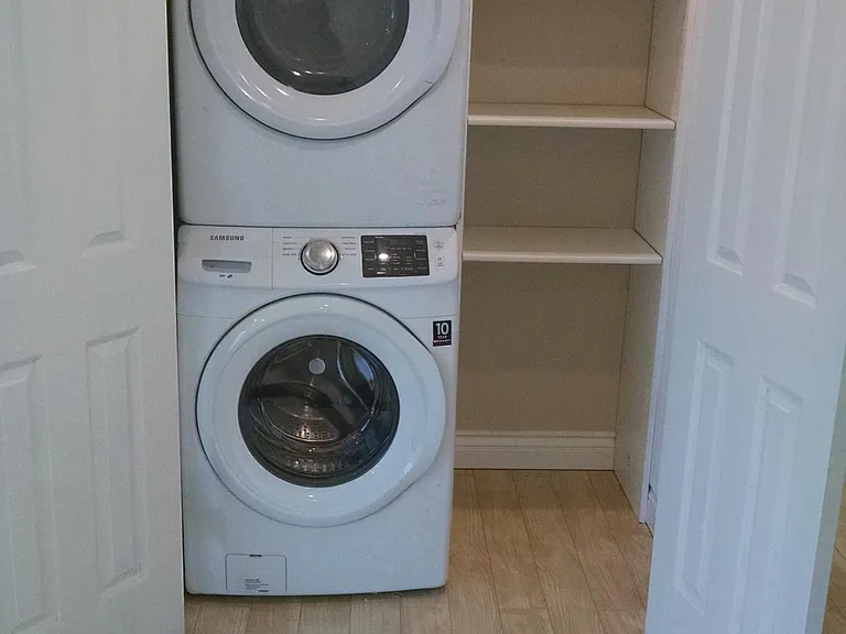 446 Roosevelt Ave #4 — Photo 5