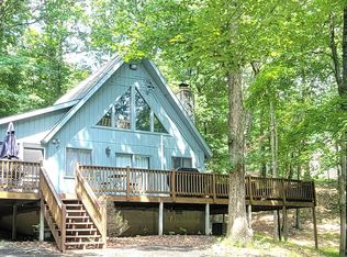 310 Manchester Dr, Bushkill, PA 18324