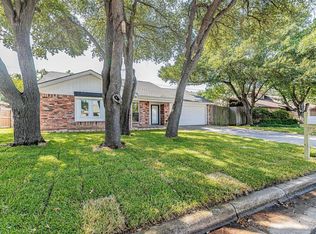 1404 Sonora Ct, Arlington, TX 76012