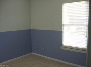 329 Circuit Ln, Newport News, VA 23608