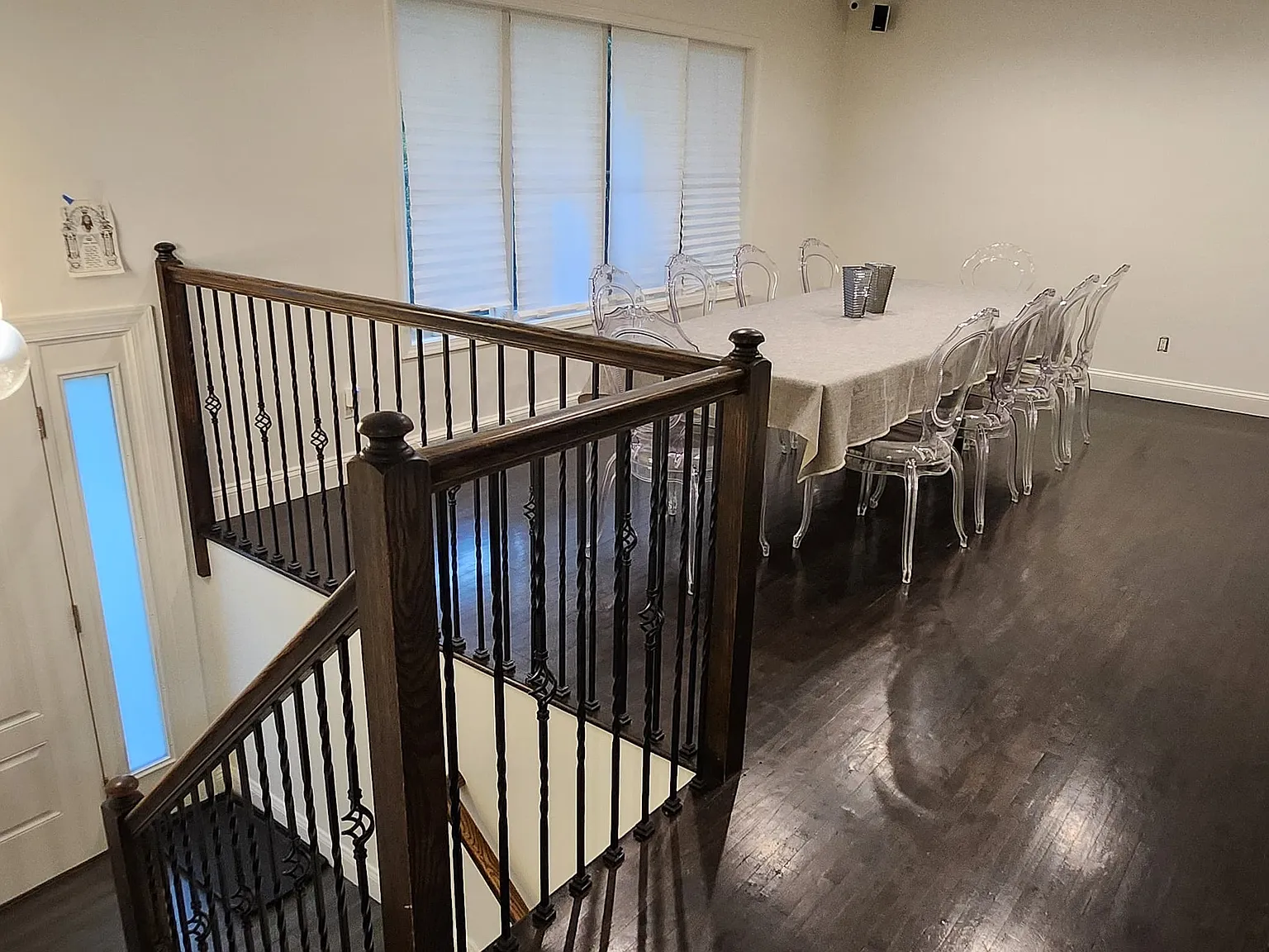 5 bed, 2.5 bath, 2040 sqft, $5,000 — Photo 2