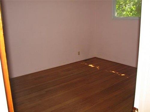 4th image of 11111 Elmwood Ave