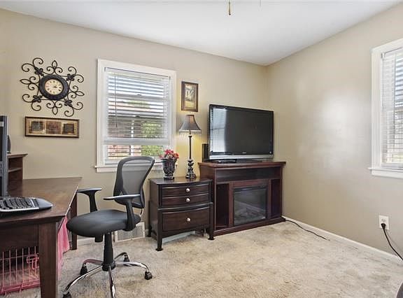 5th image of 209 Myron Ave
