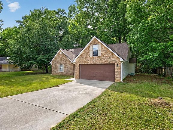 3rd image of 311 Magnolia Ln