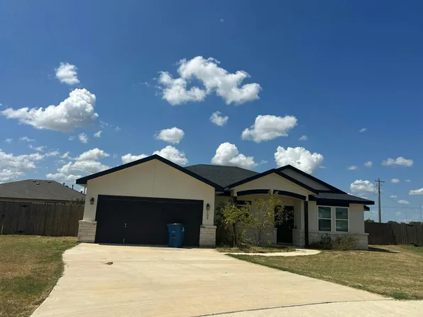 104 Growers Ave, Poteet, TX 78065