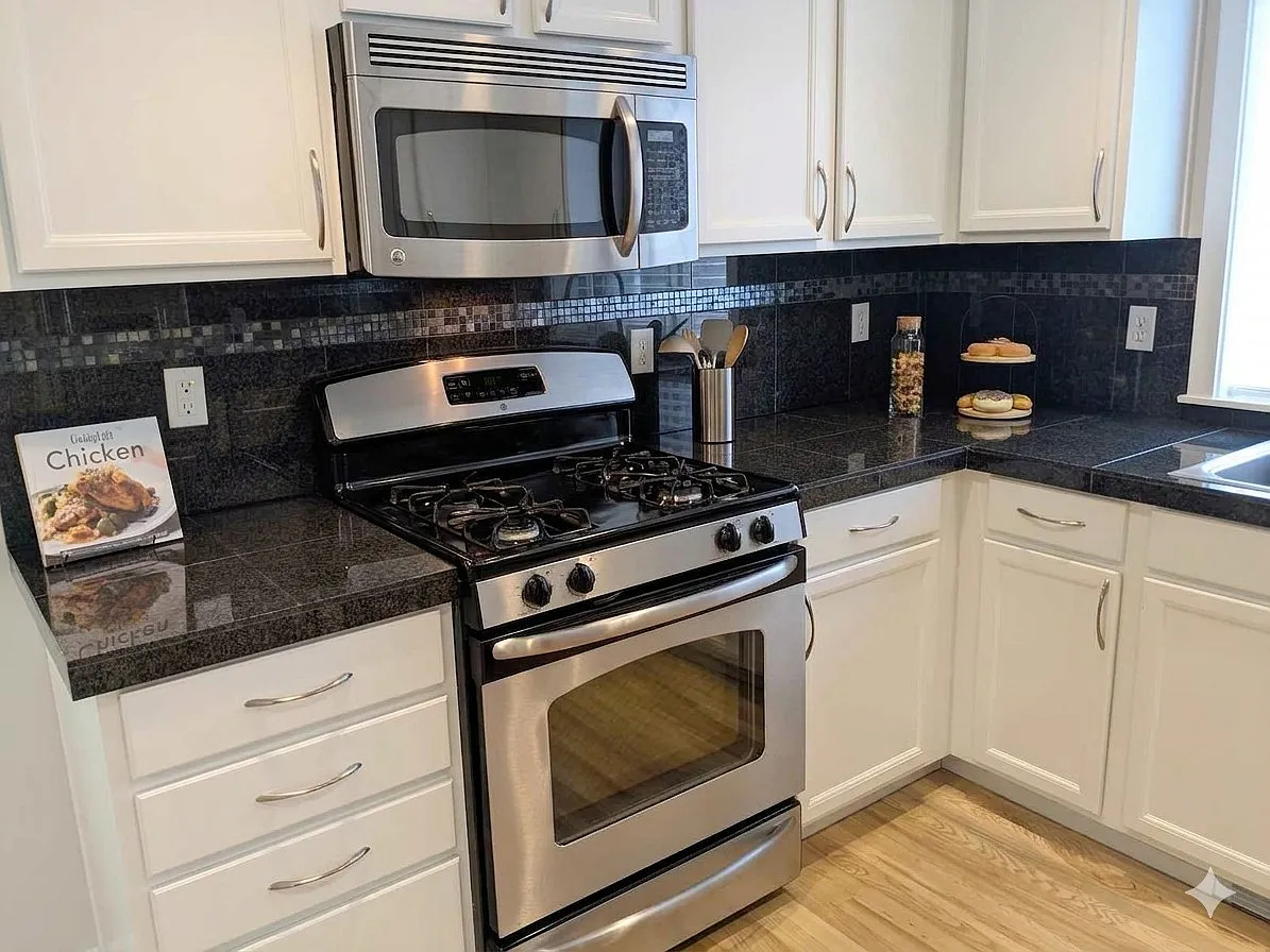 3 bed, 1650 sqft, $3,450 — Photo 4