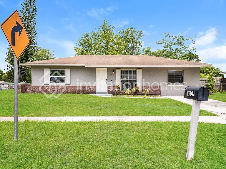 3807 Spoonbill Ave — Photo 1
