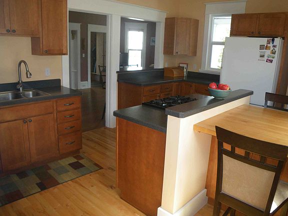5th image of 524 E Lewis St