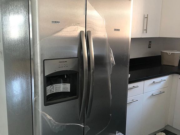 3rd image of 1053 Mace Ave #2