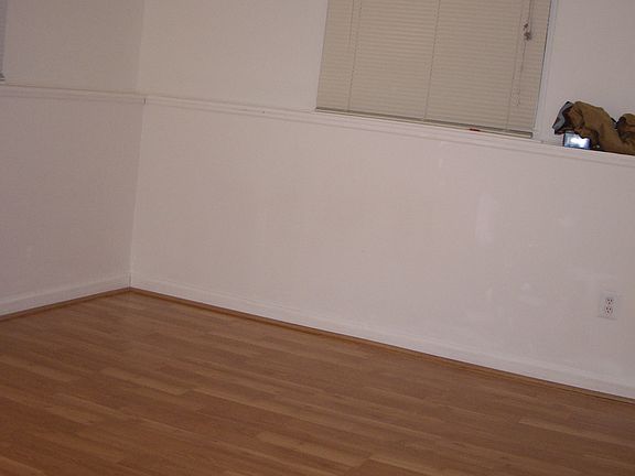 4th image of 18204 Pinecroft Ct
