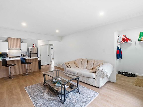 4th image of 8524 84th Ave NW #8522
