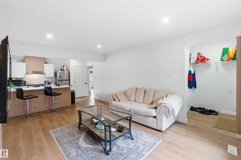 8524 84th Ave NW #8522, Edmonton, AB - View 4