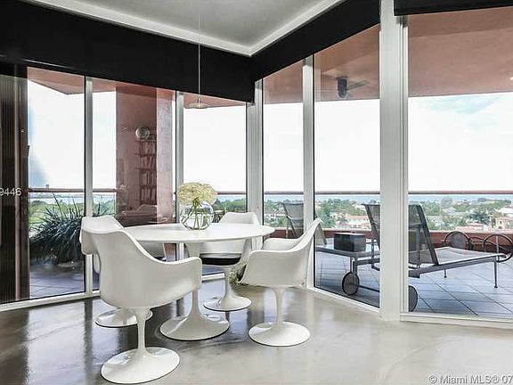 4th image of 10 Edgewater Dr APT 8G