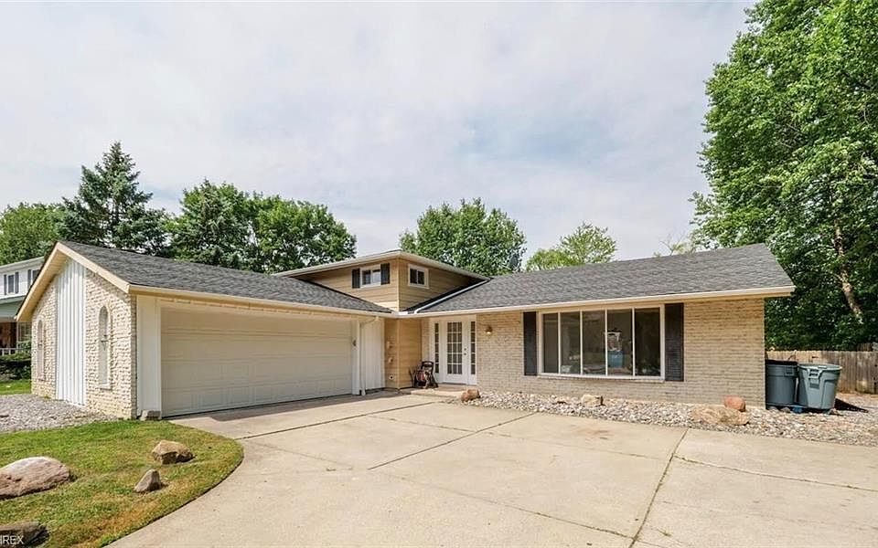 1st image of 17033 Beaver Cir