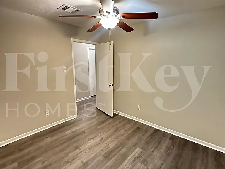 18742 Glen Briar Ln — Photo 9