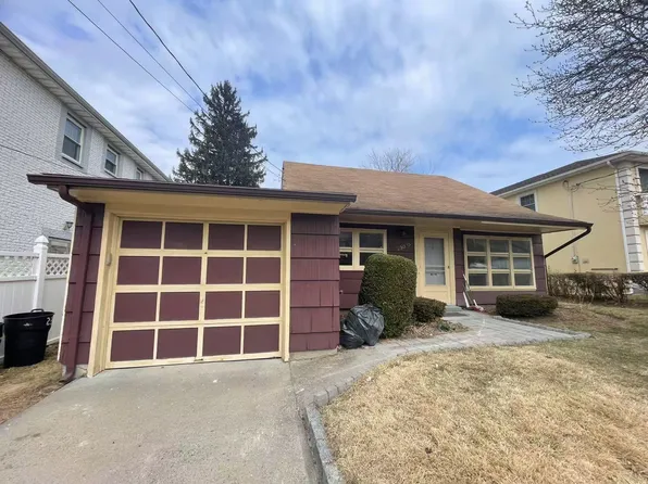 (undisclosed Address), Oakland Gardens, NY 11364