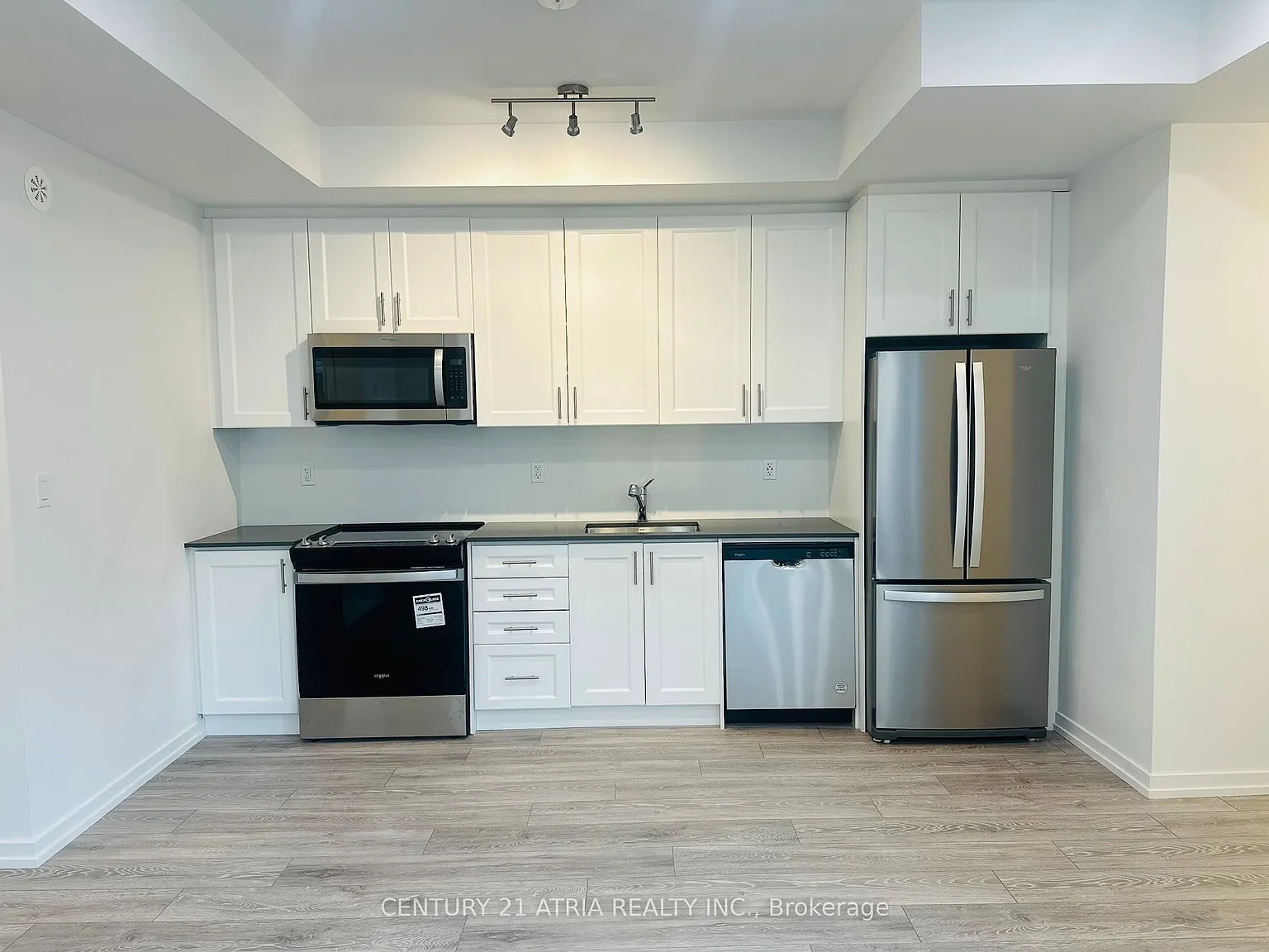 2 bed, $2,050 — Photo 1