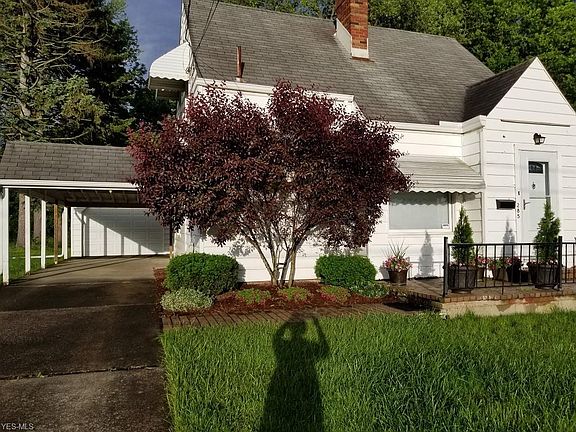 3rd image of 285 N Main St