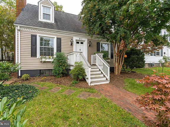 2nd image of 211 W Chandler St