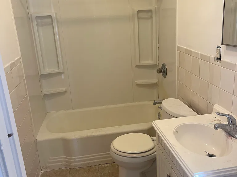 815 Douglas Ave — Photo 4