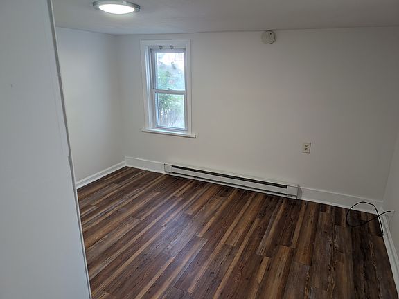 3rd image of 9 N Hillside Ave