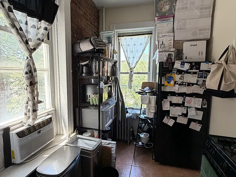 194 Court St #7 — Photo 7
