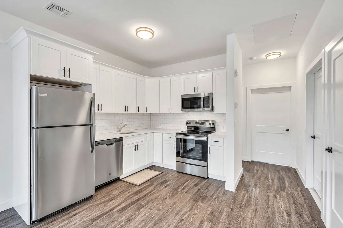 2 bed, 1075 sqft, $3,100 — Photo 3