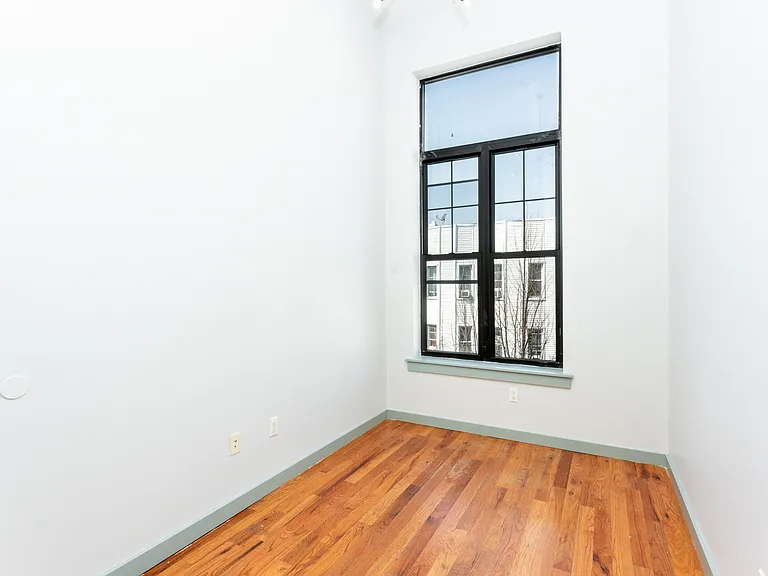 330 Harman St #2R — Photo 14
