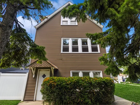 5002 W Gunnison St Unit 3, Chicago, IL 60630