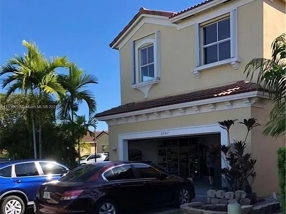 5th image of 3742 NE 23rd Ct