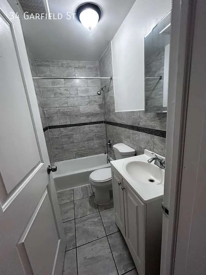 3 bed, $2,600 — Photo 2
