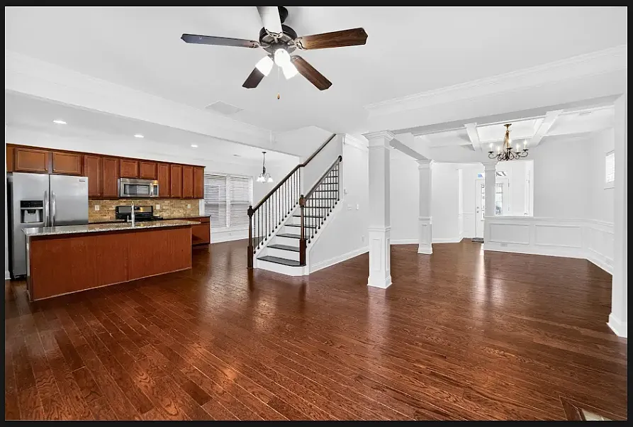 5 bed, 3825 sqft, $2,995 — Photo 4