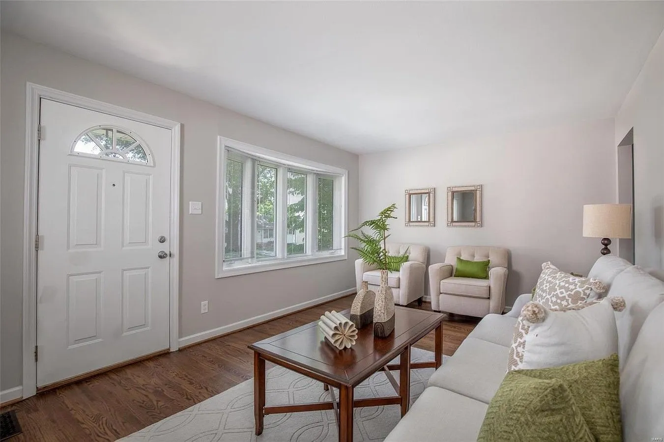 Charming 3 Bed, 2 Bath Home in Florissant - Available 09/14 - $1645/mo — Photo 3