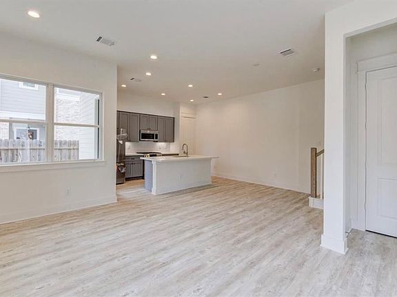 5th image of 2577 Judiway St