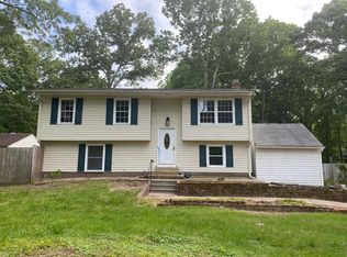 2425 Lanter Ln, Chester, VA 23836